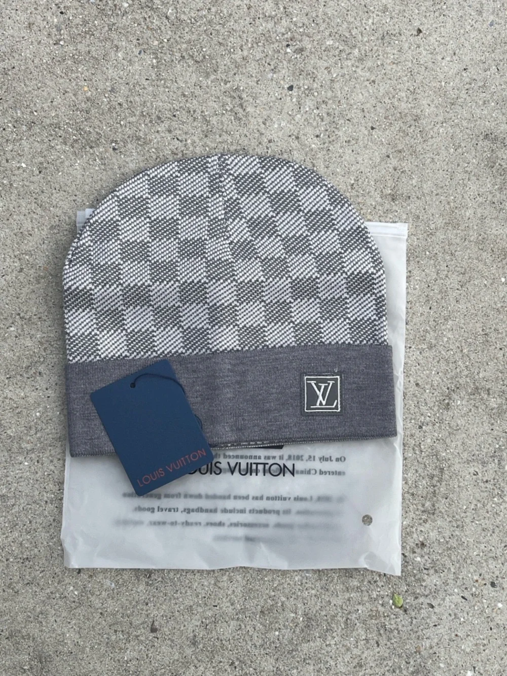 Louis Vuitton Grey and White Damier Azur Half-Moon Pouch - Picture 3 of 5